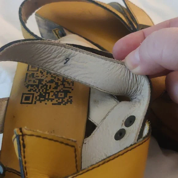 John Fluevog Response Clogs - Size 9 - Picture 6 of 6